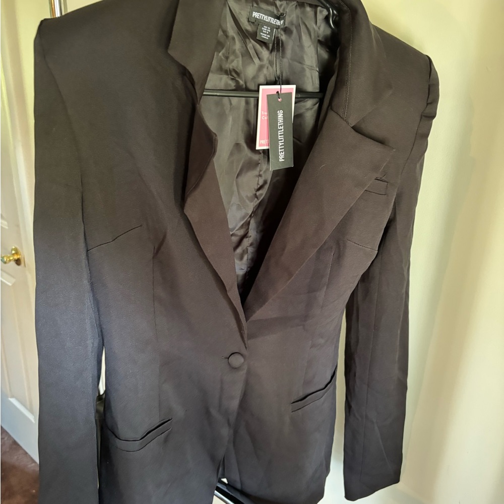 PrettyLittleThing Elegant Black Blazer